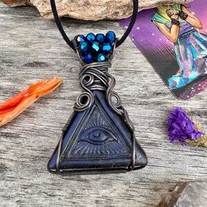 Oxidized Blue Labradorite Wire Wrap All Seeing Eye Triangle Crystal Neck…